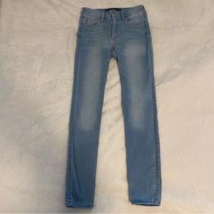 Women's Hollister High-Rise Super Skinny Jeans Medium Wash Size 1R W25 L28
